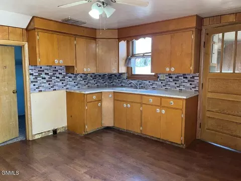 Kitchen - 710 3rd Ave E, Mobridge, SD 57601 photo 1 of 2