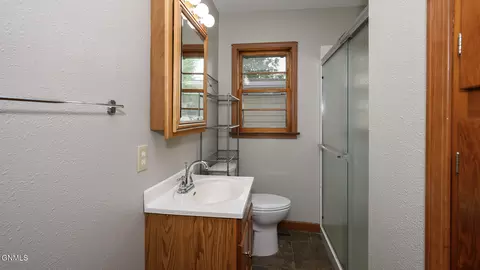 Bath - 304 8th St NW, Mandan, ND 58554 photo 1 of 2