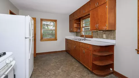 Kitchen - 304 8th St NW, Mandan, ND 58554 photo 1 of 3