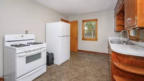 Kitchen - 304 8th St NW, Mandan, ND 58554 photo 2 of 3