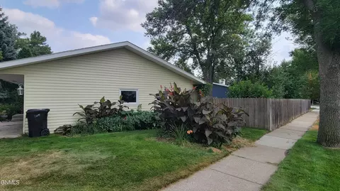 Exterior - 103 Redstone Dr, Bismarck, ND 58503 photo 19 of 24