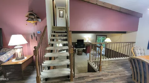 Entry Way - 103 Redstone Dr, Bismarck, ND 58503 photo 9 of 15