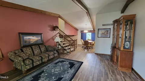 Entry Way - 103 Redstone Dr, Bismarck, ND 58503 photo 5 of 15