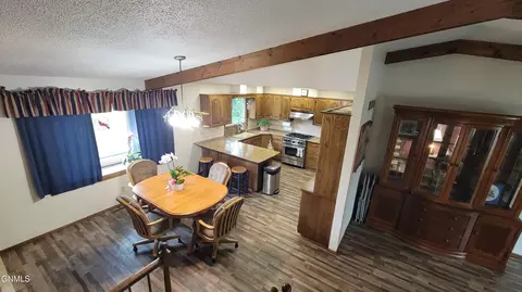 Dining - 103 Redstone Dr, Bismarck, ND 58503 photo 7 of 9