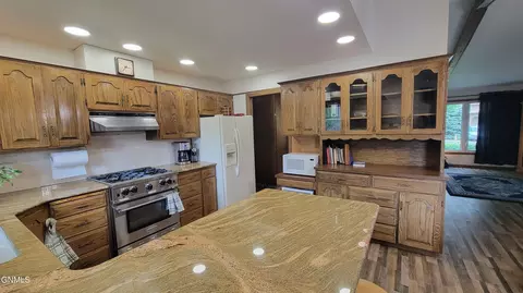 Kitchen - 103 Redstone Dr, Bismarck, ND 58503 photo 3 of 5