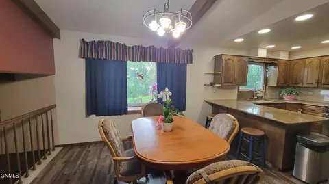 Dining - 103 Redstone Dr, Bismarck, ND 58503 photo 2 of 9