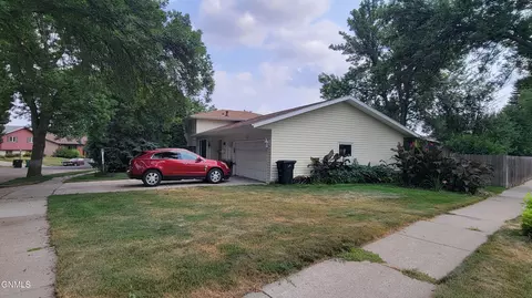 Exterior - 103 Redstone Dr, Bismarck, ND 58503 photo 18 of 24