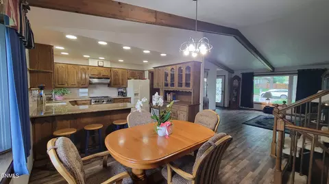 Dining - 103 Redstone Dr, Bismarck, ND 58503 photo 3 of 9