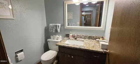 Bath - 103 Redstone Dr, Bismarck, ND 58503 photo 1 of 3