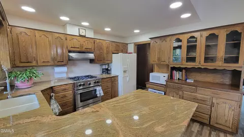 Kitchen - 103 Redstone Dr, Bismarck, ND 58503 photo 2 of 5