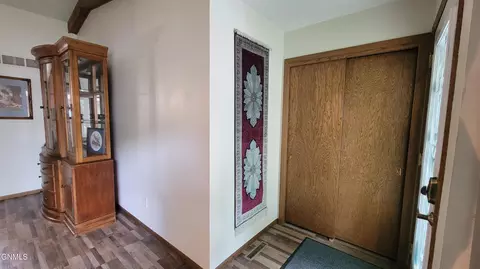 Entry Way - 103 Redstone Dr, Bismarck, ND 58503 photo 3 of 15