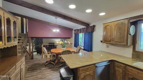 Dining - 103 Redstone Dr, Bismarck, ND 58503 photo 5 of 9