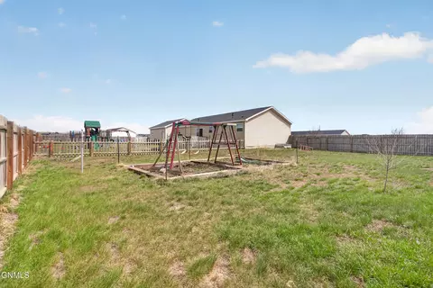 Exterior - 13355 Prairie Meadow St, Williston, ND 58801 photo 2 of 6