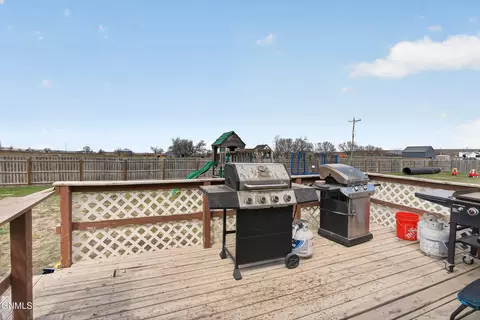 Exterior - 13355 Prairie Meadow St, Williston, ND 58801 photo 3 of 6