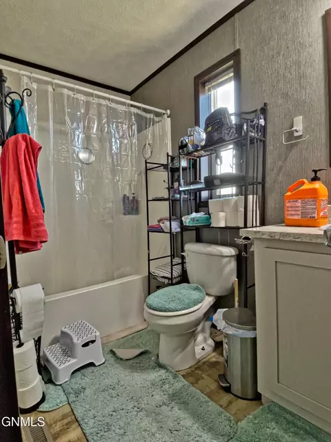 Bath - 5112 16th Ave W, Williston, ND 58801 photo 1 of 3