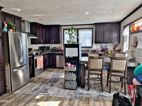 Kitchen - 5112 16th Ave W, Williston, ND 58801 photo 4 of 5