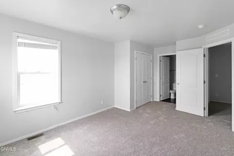 Bedroom - 801 40th St E, Williston, ND 58801 photo 4 of 4