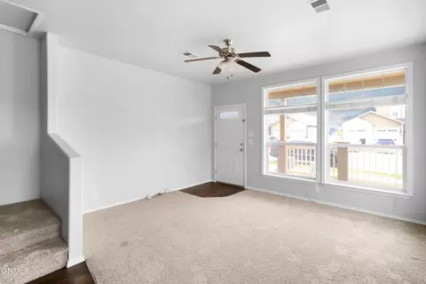 Living - 801 40th St E, Williston, ND 58801 photo 1 of 2