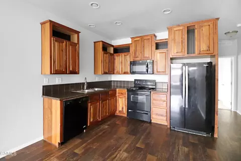 Kitchen - 801 40th St E, Williston, ND 58801 photo 1 of 4
