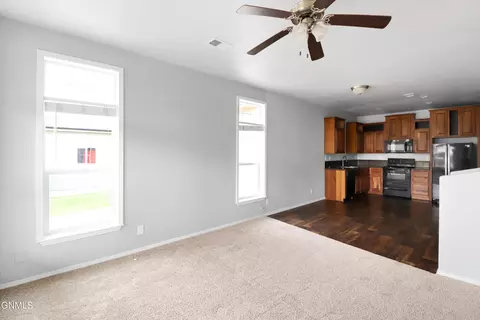 Living - 801 40th St E, Williston, ND 58801 photo 2 of 2
