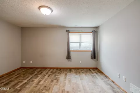 Bedroom - 6260 28th Ave SE, Lincoln, ND 58504 photo 5 of 7