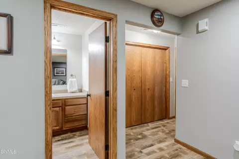 Entry Way - 6260 28th Ave SE, Lincoln, ND 58504 photo 5 of 5