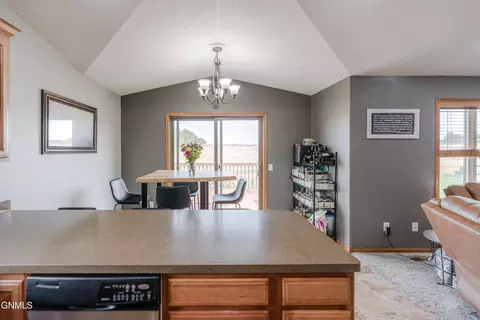 Dining - 6260 28th Ave SE, Lincoln, ND 58504 photo 3 of 3