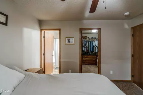 Bedroom - 6260 28th Ave SE, Lincoln, ND 58504 photo 2 of 7