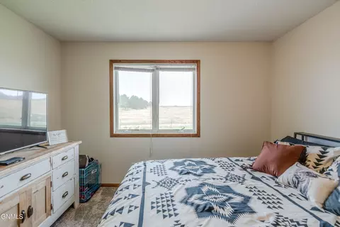 Bedroom - 6260 28th Ave SE, Lincoln, ND 58504 photo 4 of 7