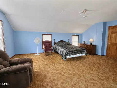 Bedroom - 19050 Highway 14, Wing, ND 58494 photo 4 of 6