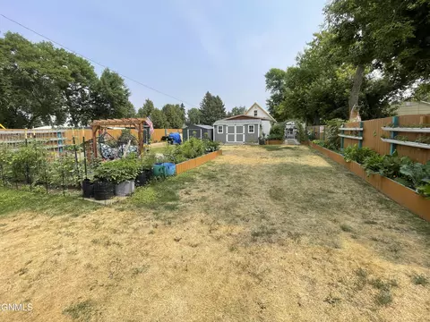 Exterior - 81 4th Ave E, Makoti, ND 58756 photo 9 of 9
