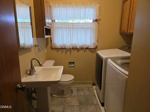 Other - 1077 4th Ave E, Dickinson, ND 58601 photo 5 of 10