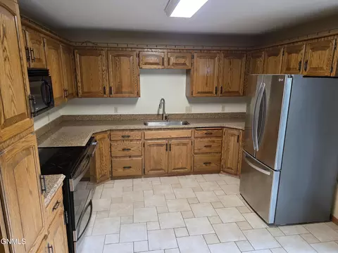 Kitchen - 1077 4th Ave E, Dickinson, ND 58601 photo 2 of 2