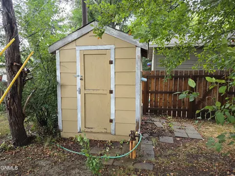 Exterior - 1077 4th Ave E, Dickinson, ND 58601 photo 5 of 5