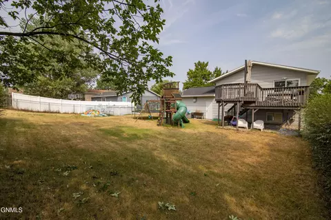 Exterior - 65 Custer Dr, Lincoln, ND 58504 photo 6 of 9