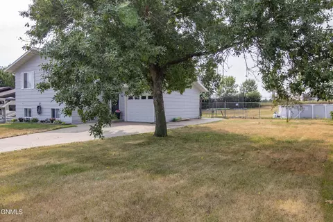 Exterior - 65 Custer Dr, Lincoln, ND 58504 photo 9 of 9