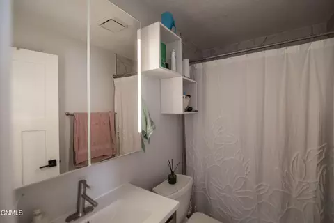 Bath - 65 Custer Dr, Lincoln, ND 58504 photo 1 of 5