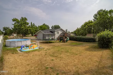 Exterior - 65 Custer Dr, Lincoln, ND 58504 photo 7 of 9