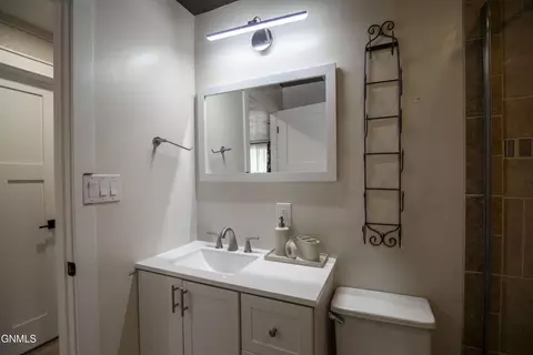 Bath - 65 Custer Dr, Lincoln, ND 58504 photo 5 of 5