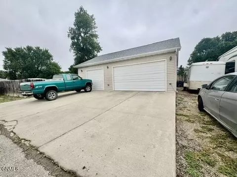Exterior - 703 17th Ave W, Williston, ND 58801 photo 5 of 5