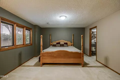 Bedroom - 237 Redstone Dr, Bismarck, ND 58503 photo 6 of 8
