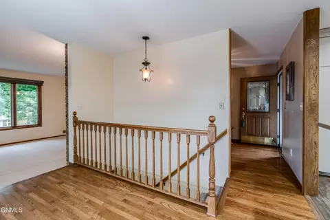 Entry Way - 237 Redstone Dr, Bismarck, ND 58503 photo 3 of 9