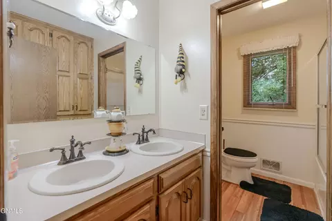 Bath - 237 Redstone Dr, Bismarck, ND 58503 photo 1 of 4