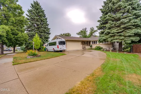 Exterior - 237 Redstone Dr, Bismarck, ND 58503 photo 3 of 20
