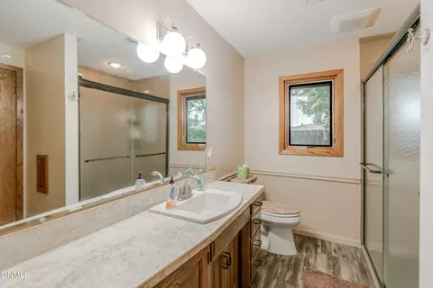 Bath - 237 Redstone Dr, Bismarck, ND 58503 photo 3 of 4