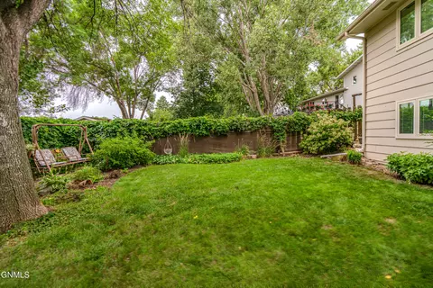 Exterior - 237 Redstone Dr, Bismarck, ND 58503 photo 18 of 20