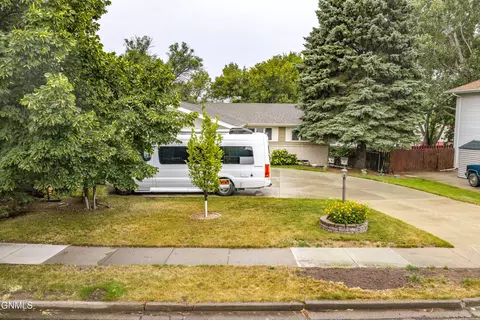 Exterior - 237 Redstone Dr, Bismarck, ND 58503 photo 20 of 20