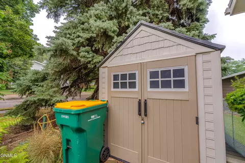 Exterior - 237 Redstone Dr, Bismarck, ND 58503 photo 7 of 20