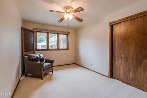 Bedroom - 237 Redstone Dr, Bismarck, ND 58503 photo 3 of 8