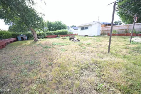 Exterior - 506 13th Ave W, Williston, ND 58801 photo 5 of 6